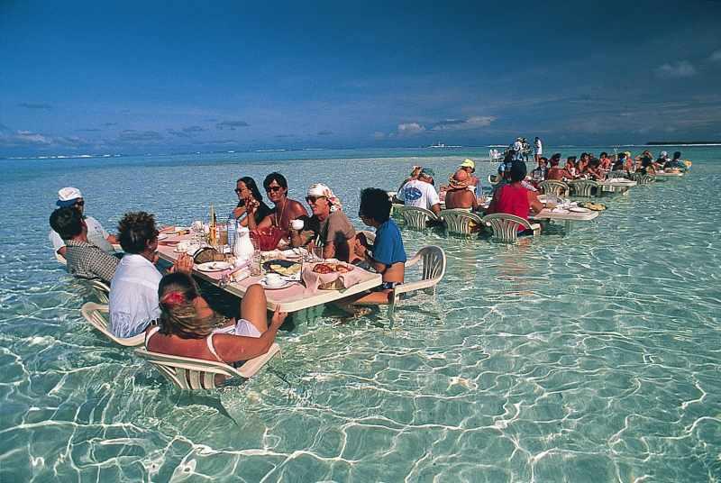 French_Polynesia_Bora_Bora_picnic_55bbec3aec5b4533a8dc7b03ea0f028e
